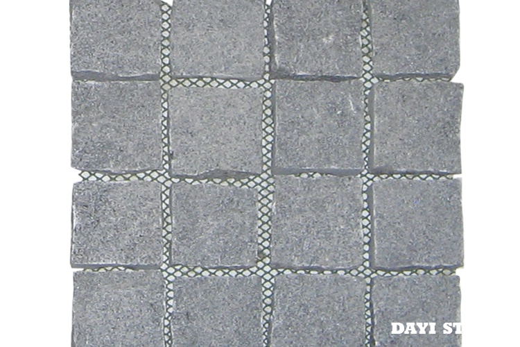 Cubes no Net Dark Grey Granite G654 Top and 4 sides naturl split bottom sawn 40x40x3cm - Dayi Stone